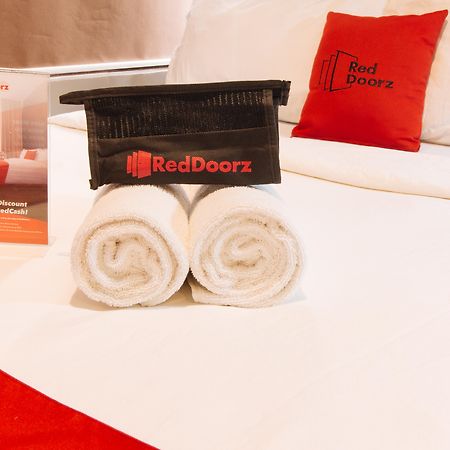 Reddoorz At Hotel Rosemarie Pasay Kültér fotó