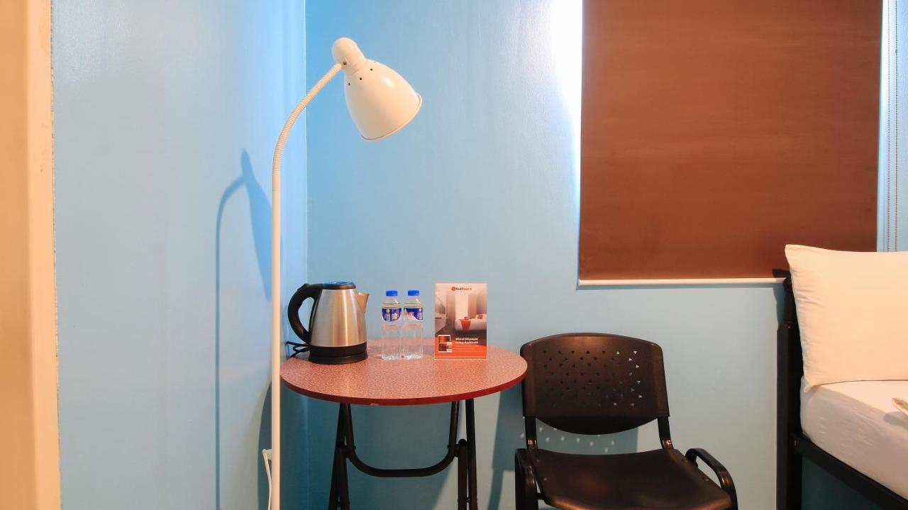 Reddoorz At Hotel Rosemarie Pasay Kültér fotó