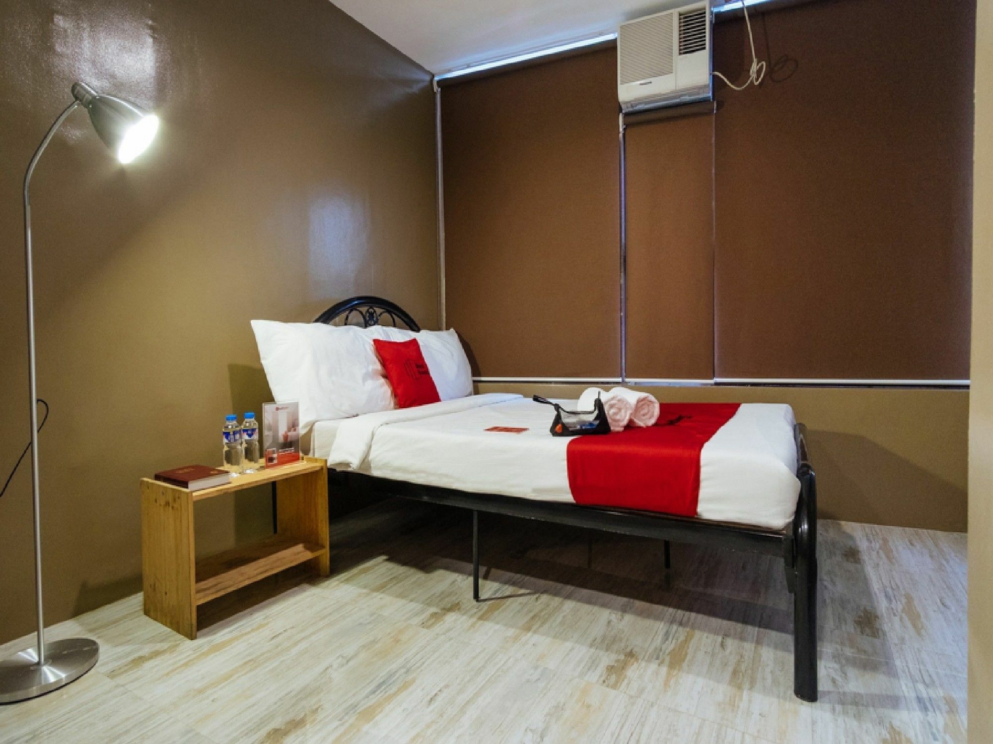 Reddoorz At Hotel Rosemarie Pasay Kültér fotó